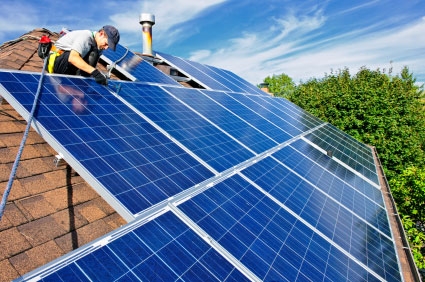 Sustentabilidade e economia atraem consumidores para a energia solar.